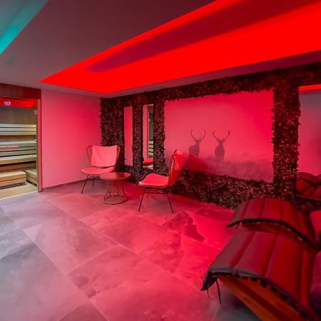 Hotel Crystal - Kitzhorn Suites Sankt Johann in Tirol Buitenkant foto