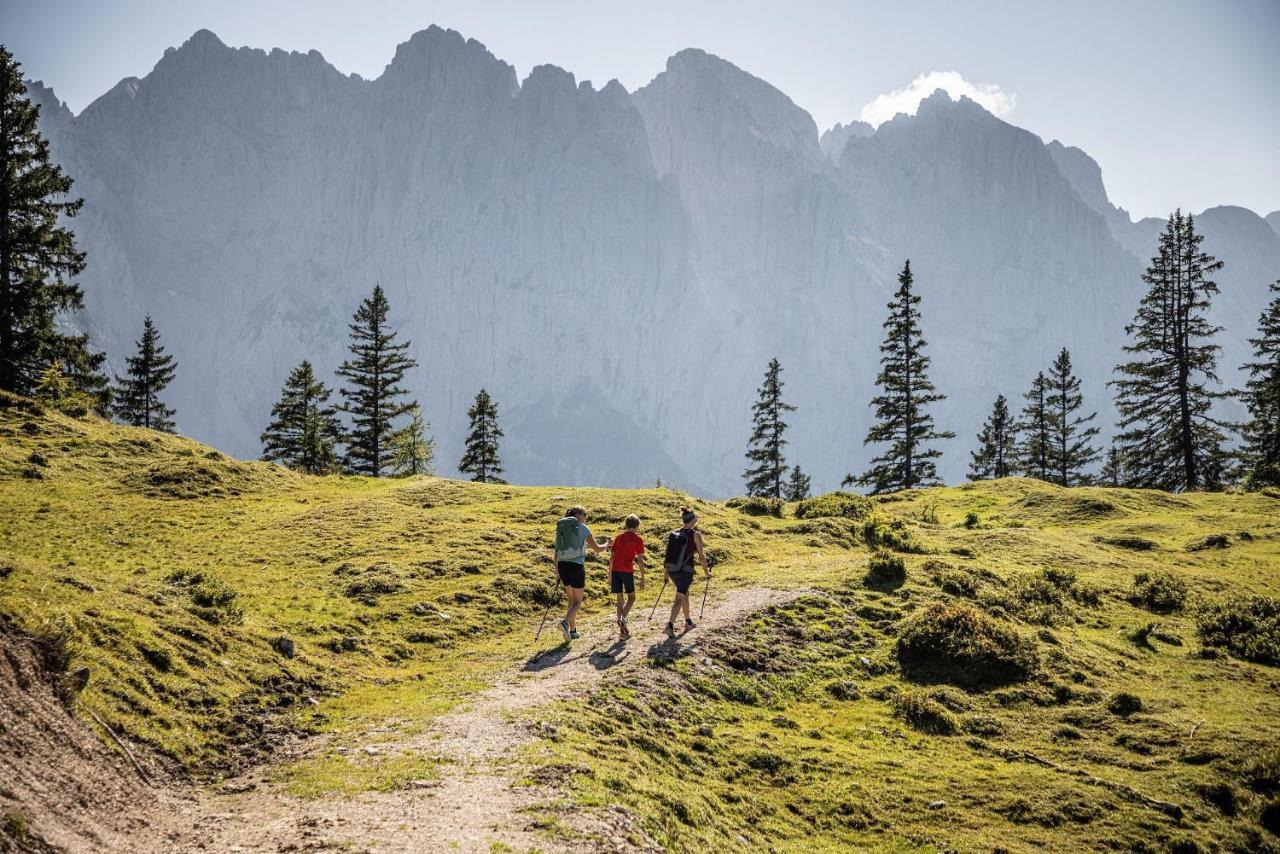 Hotel Crystal - Kitzhorn Suites Sankt Johann in Tirol Buitenkant foto